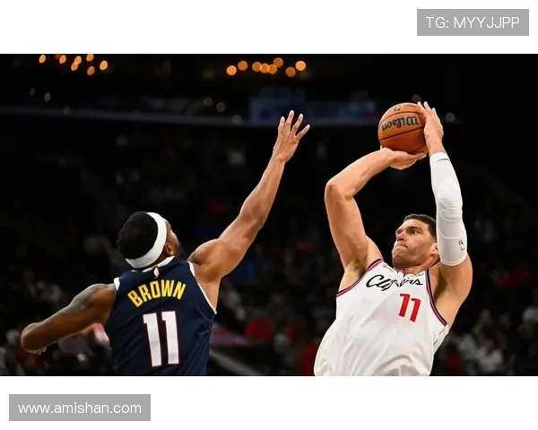 开拓者客场挑战快船力争胜利双方球员状态与战术分析 开拓者客场挑战快船力争胜利双方球员状态与战术分析